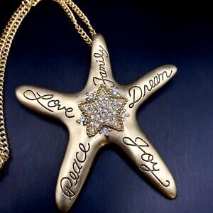 Love CHICO'S 2017 Starfish Brooch Pendant Necklace Love Peace Dream Joy Family
